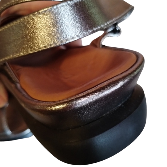 L'Amour Des Pieds Metallic Champagne Gold Color Leather Platform Sandals - Picture 16 of 16